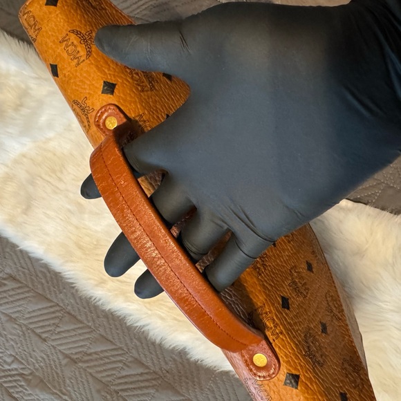 🔥SEND OFFER🔥MCM Tan and Brown Briefcase with Iconic Monogram - Picture 2 of 13